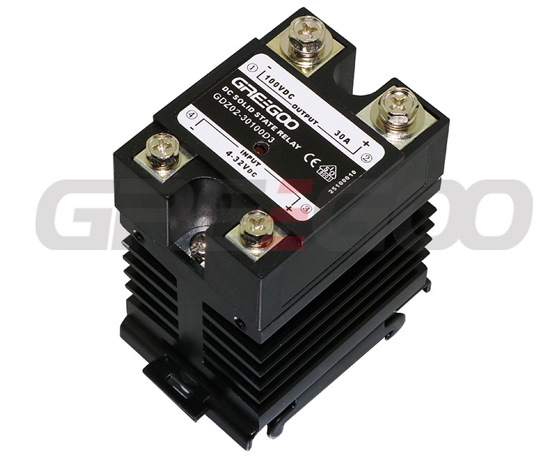 GDZ02-30100D3 DC SSR with heatsink.jpg